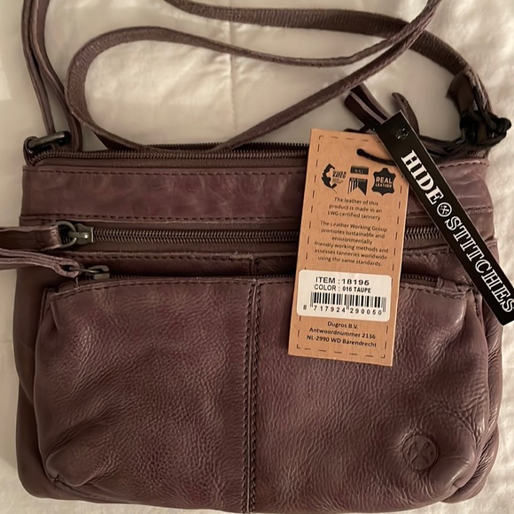 NWT Hide and Stitches Taupe Leather Purse/Crossbody. - Picture 1 of 7
